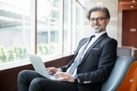 Senior comment trouver un emploi